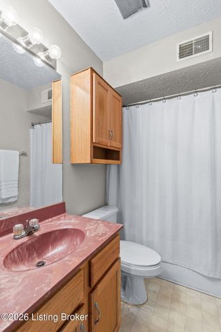 1708 Eagle Nest Way, Lyndon, KY 40222