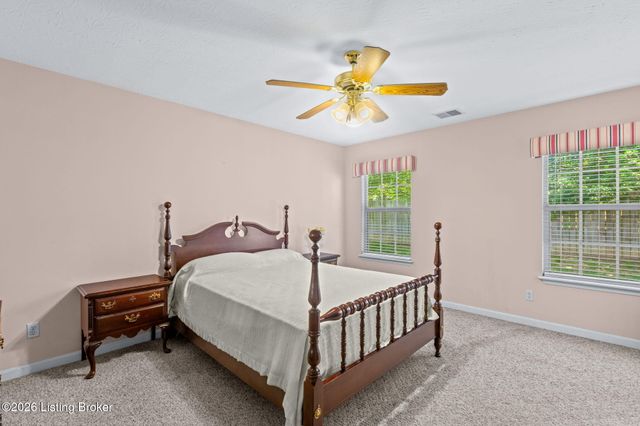 1708 Eagle Nest Way, Lyndon, KY 40222