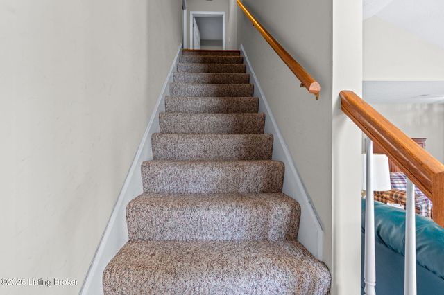 1708 Eagle Nest Way, Lyndon, KY 40222