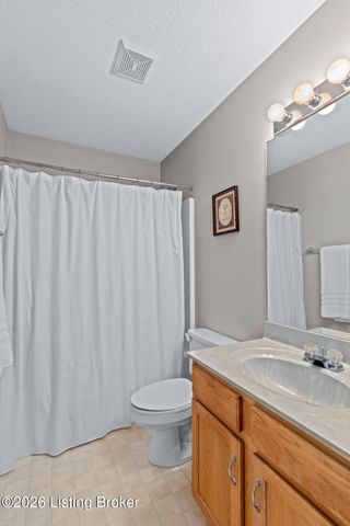 1708 Eagle Nest Way, Lyndon, KY 40222