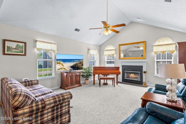 1708 Eagle Nest Way, Lyndon, KY 40222