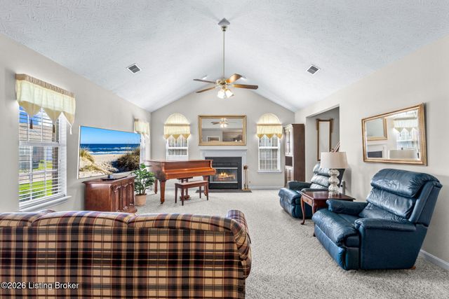 1708 Eagle Nest Way, Lyndon, KY 40222