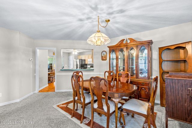 1708 Eagle Nest Way, Lyndon, KY 40222