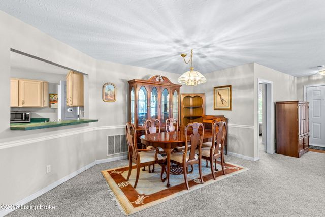 1708 Eagle Nest Way, Lyndon, KY 40222