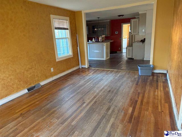 909 Gibson St, Hartsville, SC 29550