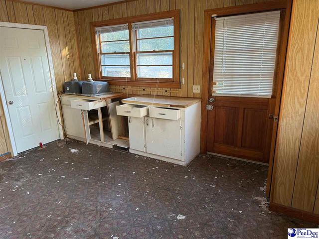 909 Gibson St, Hartsville, SC 29550