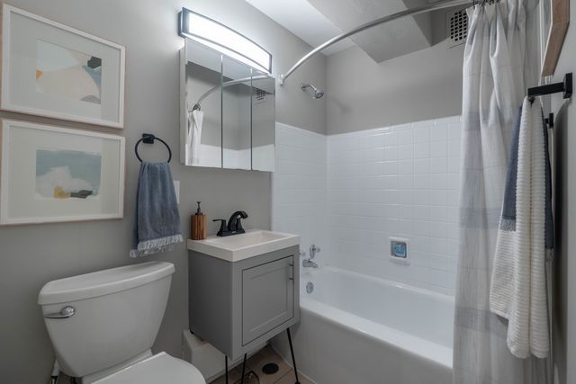 5815 N Sheridan Road 810, Chicago, IL 60660