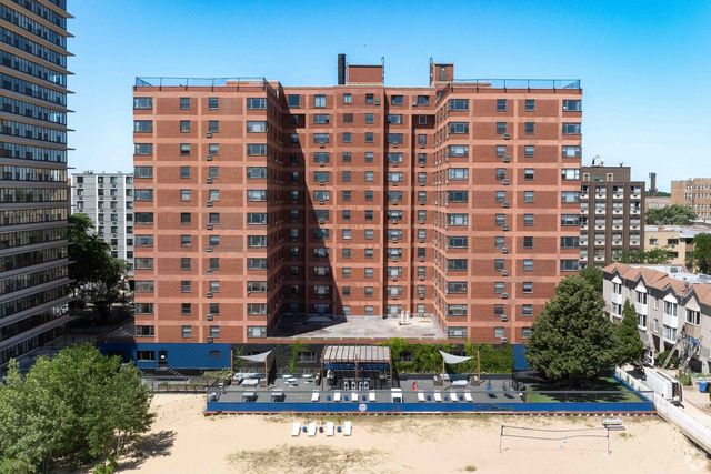 5815 N Sheridan Road 810, Chicago, IL 60660