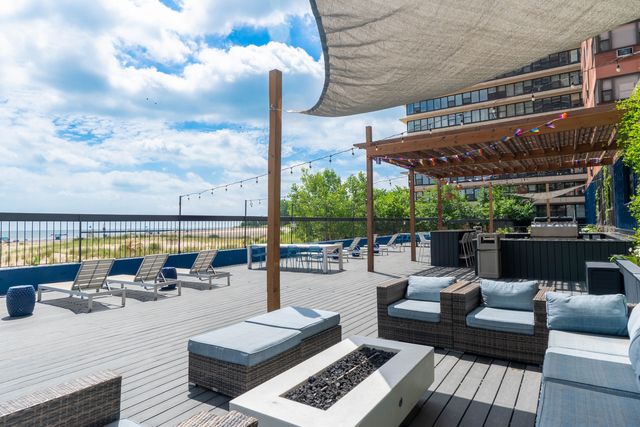 5815 N Sheridan Road 810, Chicago, IL 60660