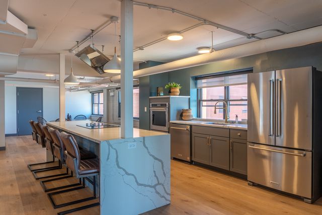 5815 N Sheridan Road 810, Chicago, IL 60660