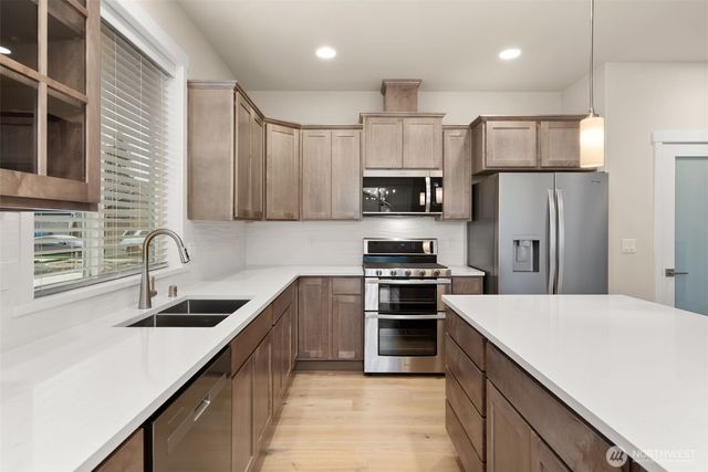 9045 Wyatt Loop SE, Tumwater, WA 98501