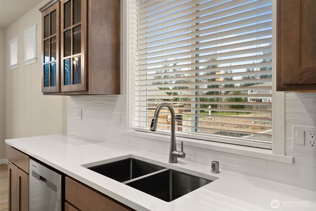 9045 Wyatt Loop SE, Tumwater, WA 98501