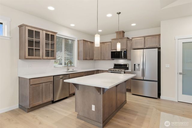 9045 Wyatt Loop SE, Tumwater, WA 98501