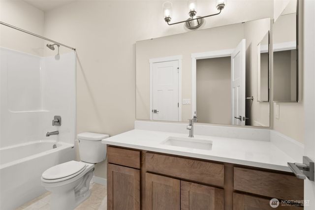 9045 Wyatt Loop SE, Tumwater, WA 98501