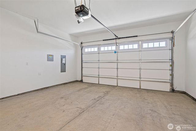 9045 Wyatt Loop SE, Tumwater, WA 98501