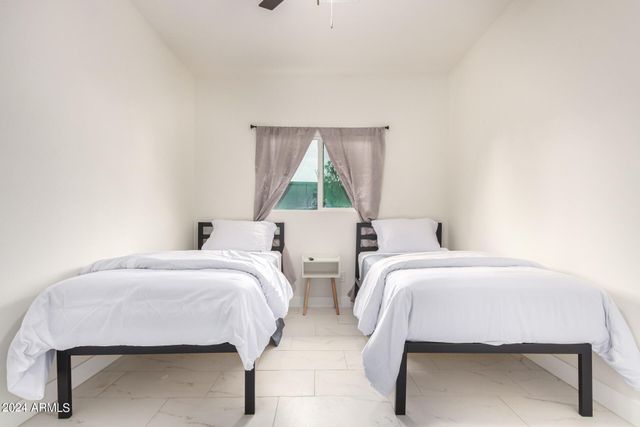 322 N 11TH Place, Phoenix, AZ 85006