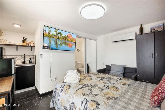 322 N 11TH Place, Phoenix, AZ 85006