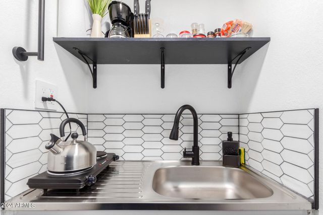 322 N 11TH Place, Phoenix, AZ 85006