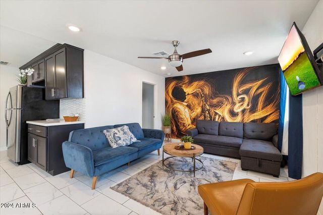 322 N 11TH Place, Phoenix, AZ 85006