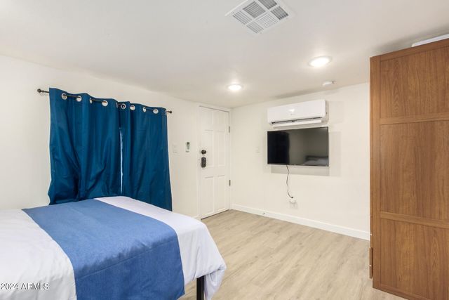 322 N 11TH Place, Phoenix, AZ 85006