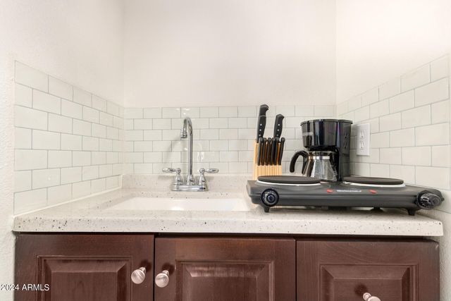 322 N 11TH Place, Phoenix, AZ 85006