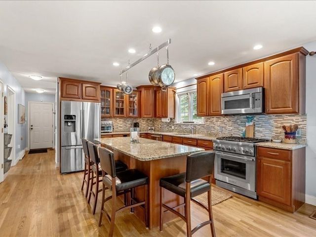 6 Eagle Rd, Marshfield, MA 02050