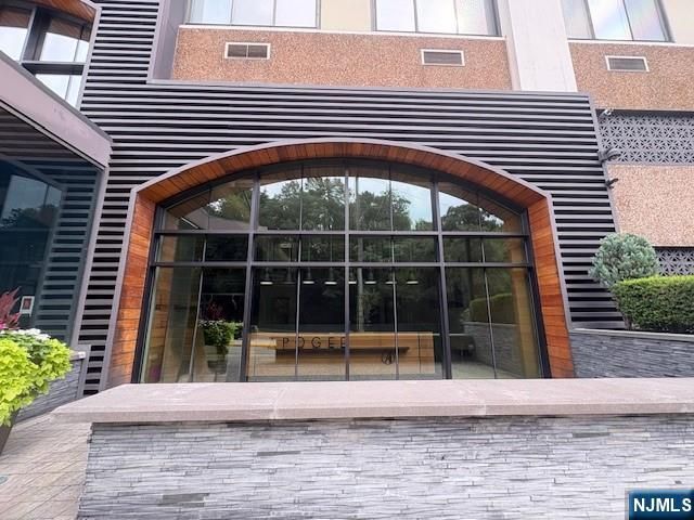 250 Gorge Road 28E, Cliffside Park, NJ 07010
