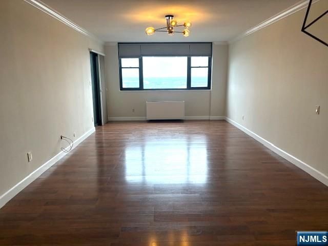 250 Gorge Road 28E, Cliffside Park, NJ 07010