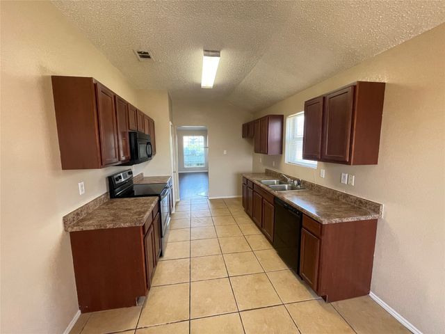 1502 Parrot Court, Desoto, TX 75115