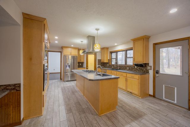 17664 West County Line Road, Billings, MO 65610