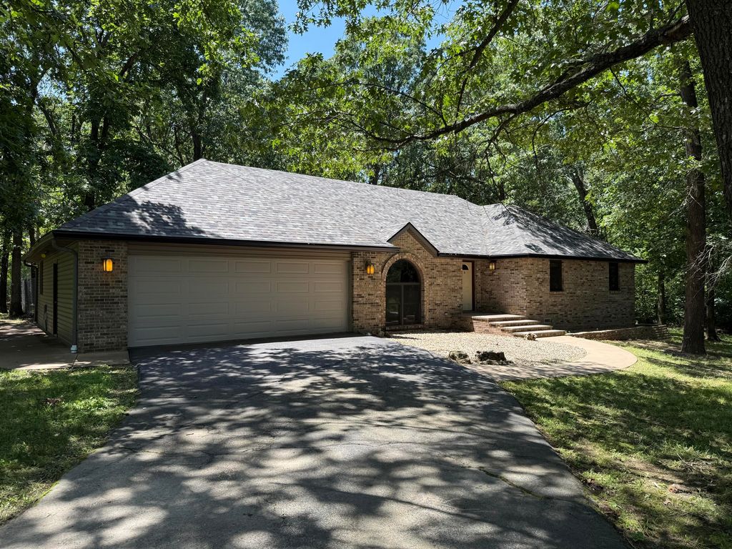 17664 West County Line Road, Billings, MO 65610