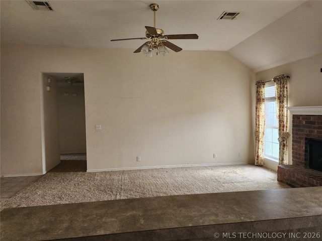 8908 N 153rd East Avenue, Owasso, OK 74055