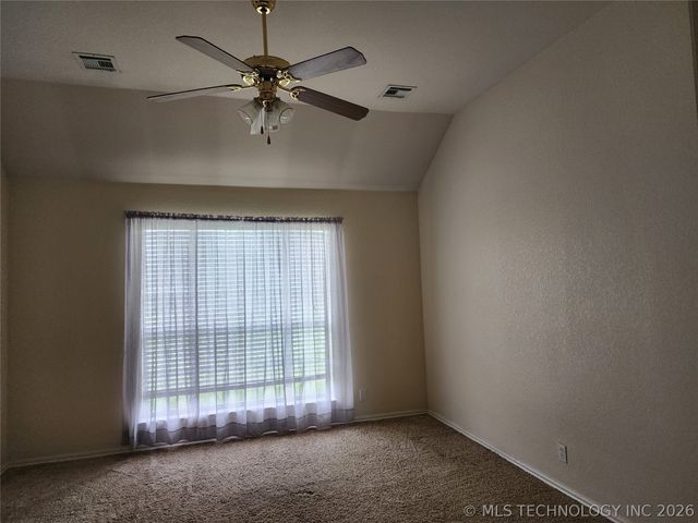 8908 N 153rd East Avenue, Owasso, OK 74055
