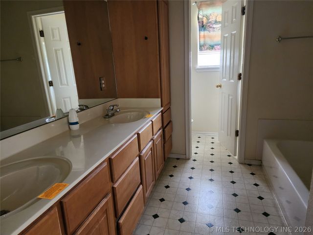 8908 N 153rd East Avenue, Owasso, OK 74055