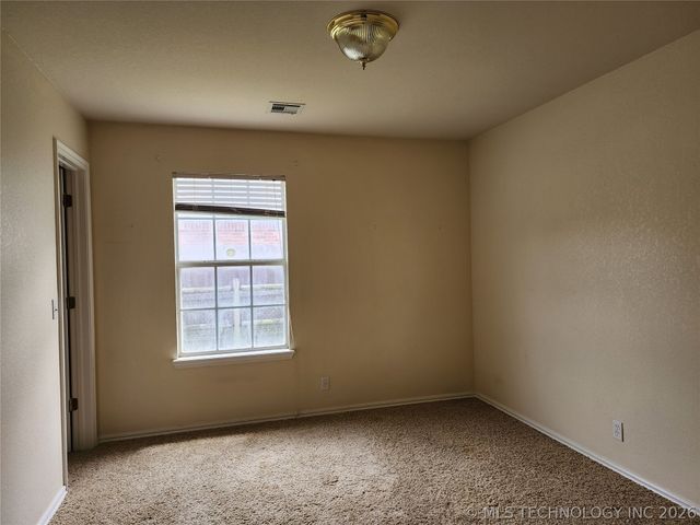 8908 N 153rd East Avenue, Owasso, OK 74055