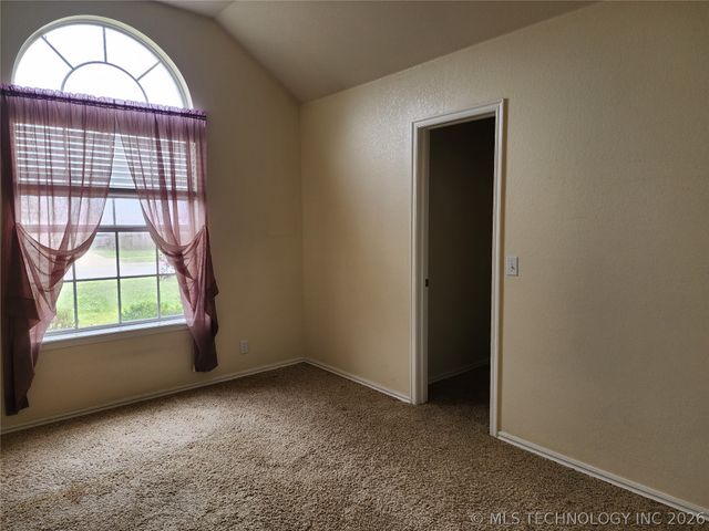 8908 N 153rd East Avenue, Owasso, OK 74055