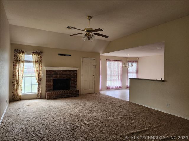 8908 N 153rd East Avenue, Owasso, OK 74055