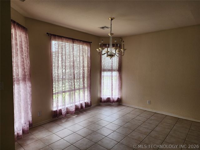 8908 N 153rd East Avenue, Owasso, OK 74055