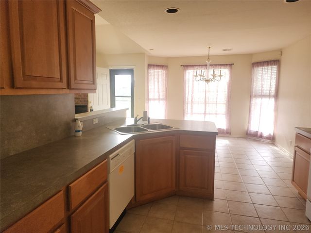 8908 N 153rd East Avenue, Owasso, OK 74055