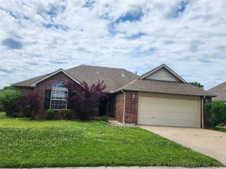 8908 N 153rd East Avenue, Owasso, OK 74055