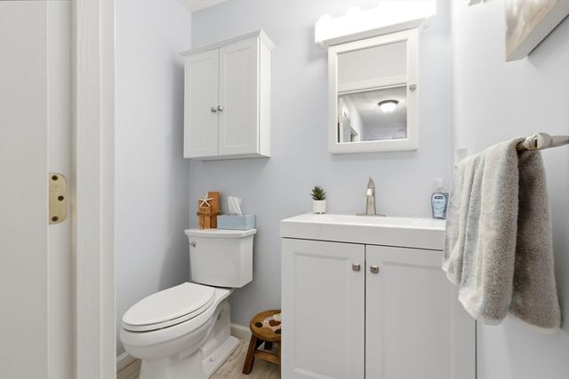 65 Locust St, Middleton, MA 01949