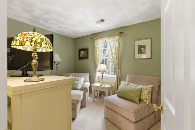 65 Locust St, Middleton, MA 01949