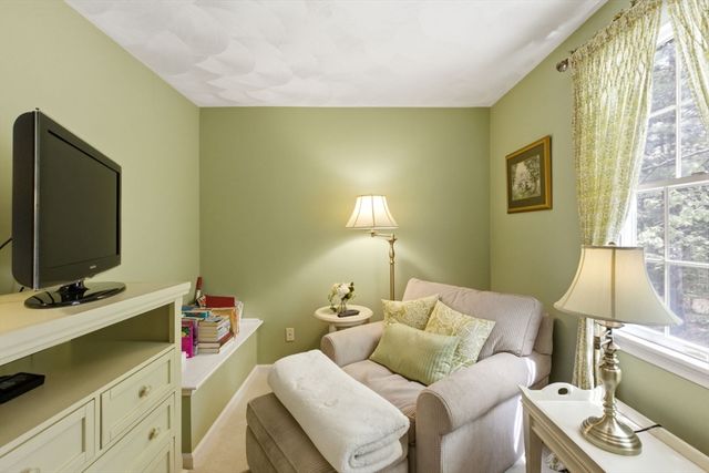 65 Locust St, Middleton, MA 01949