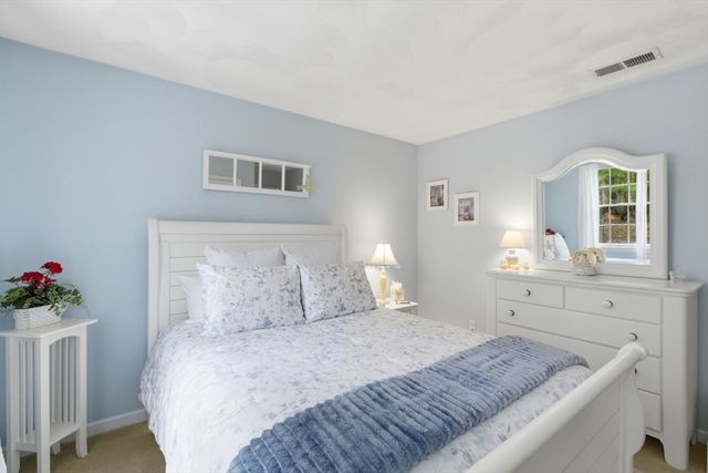 65 Locust St, Middleton, MA 01949