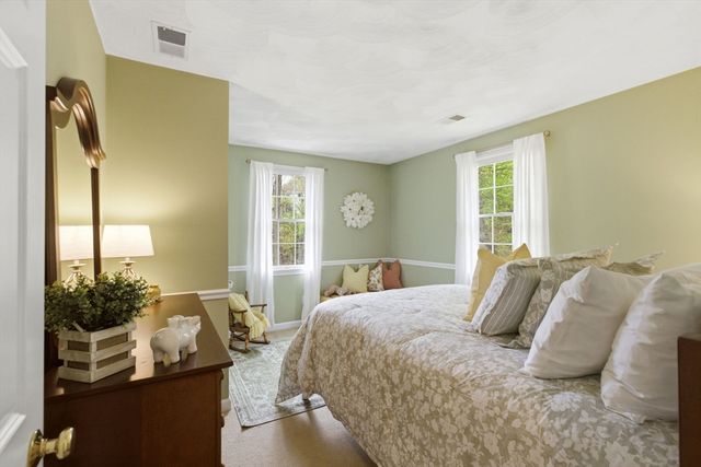 65 Locust St, Middleton, MA 01949