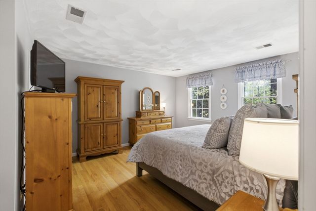 65 Locust St, Middleton, MA 01949