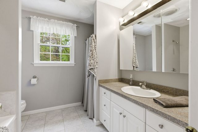 65 Locust St, Middleton, MA 01949