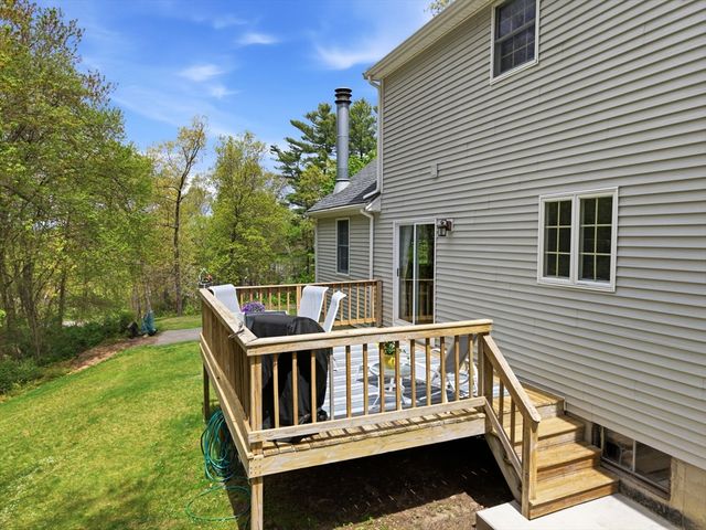 65 Locust St, Middleton, MA 01949