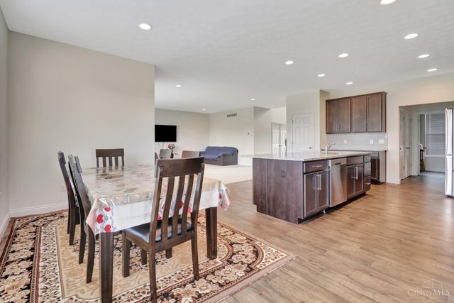10312 Tice Street, Washington Twp, OH 45458
