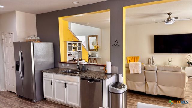 426 Eves Necklace Drive, Buda, TX 78610